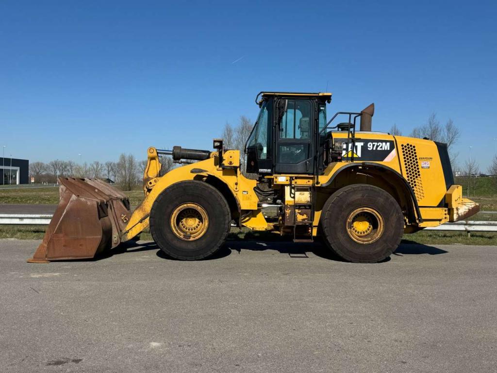 Caterpillar 972M Photo 1