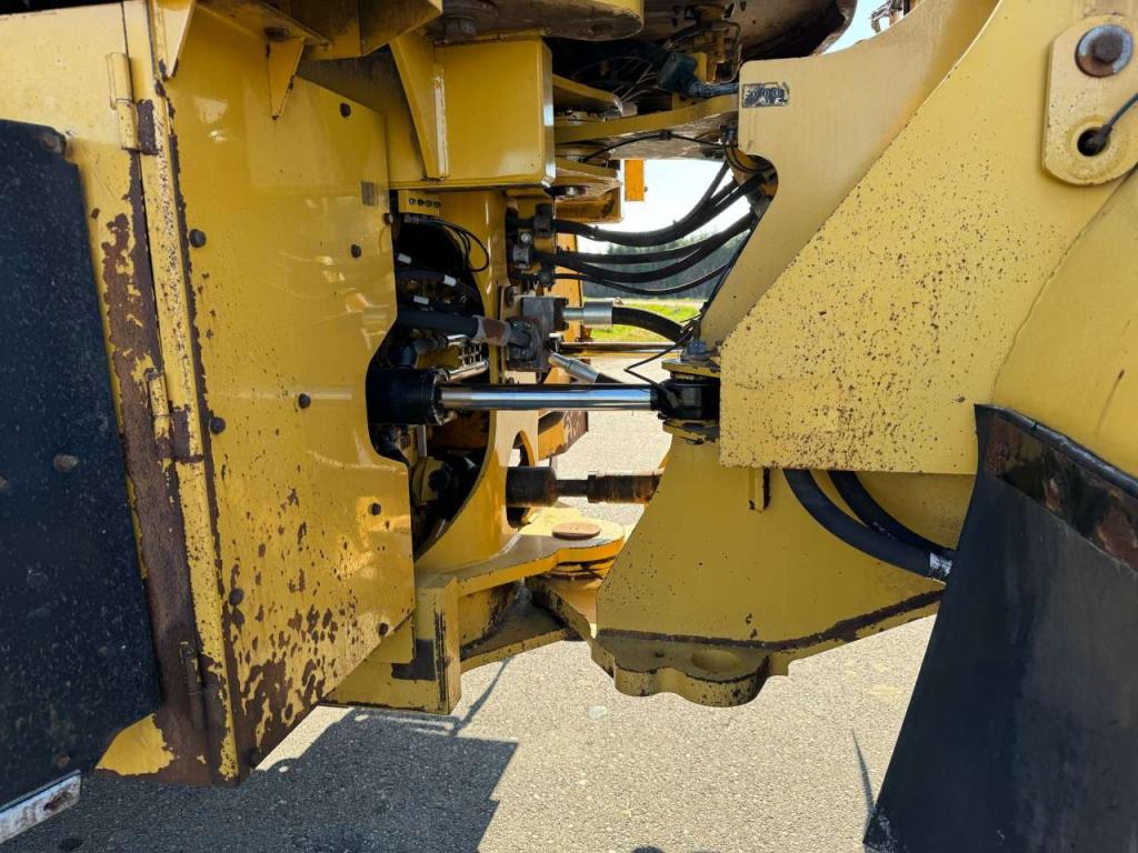 Caterpillar 972M Photo 30