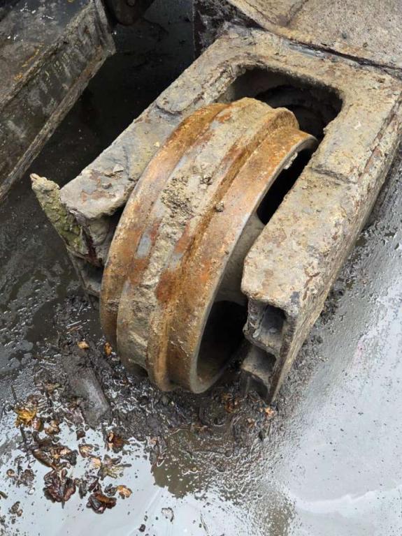 Volvo track rollers 14722570 for Volvo excavators Photo 1