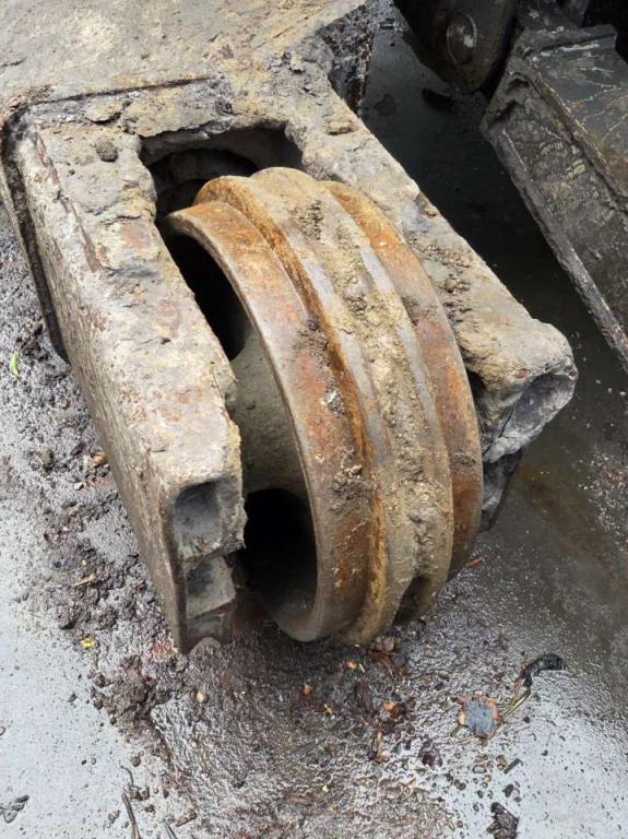 Volvo track rollers 14722570 for Volvo excavators Photo 2