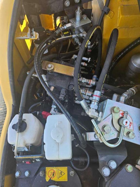 Komatsu PC88MR-8 Photo 7