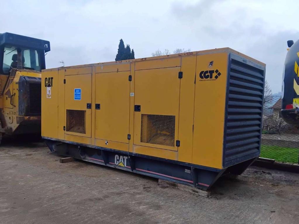 Caterpillar 400 Photo 1