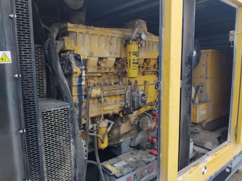 Caterpillar 400 Photo 5
