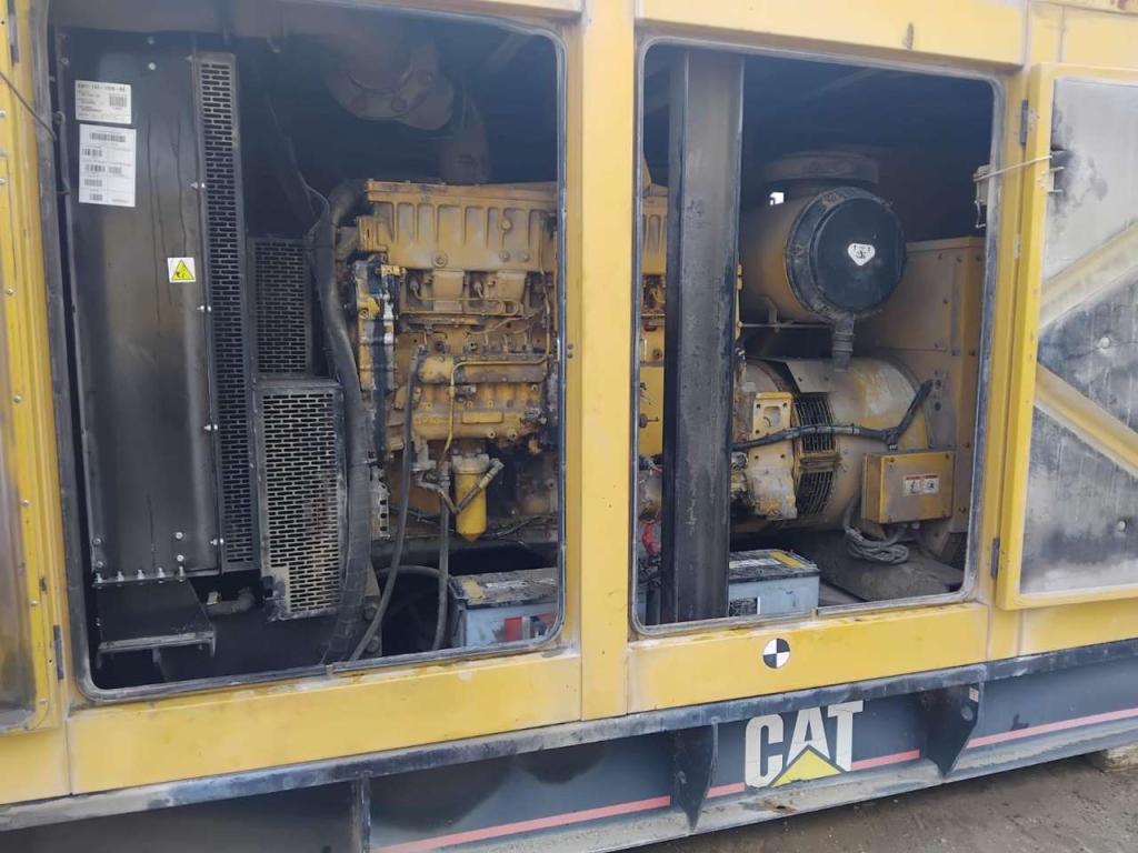 Caterpillar 400 Photo 6