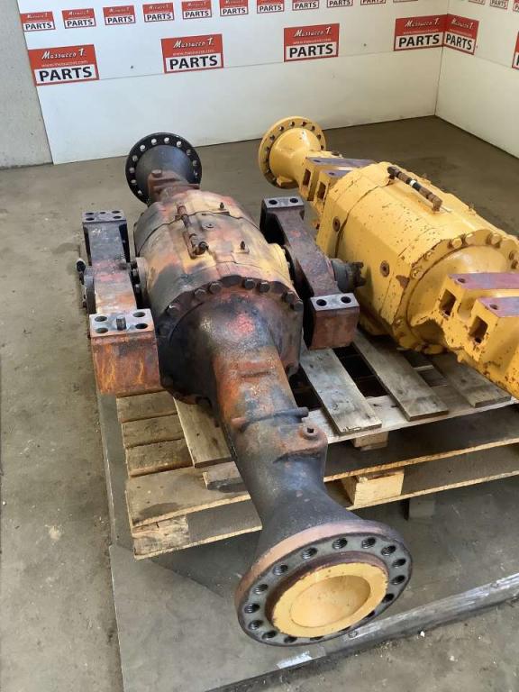 Front axle for Caterpillar 924G Photo 4