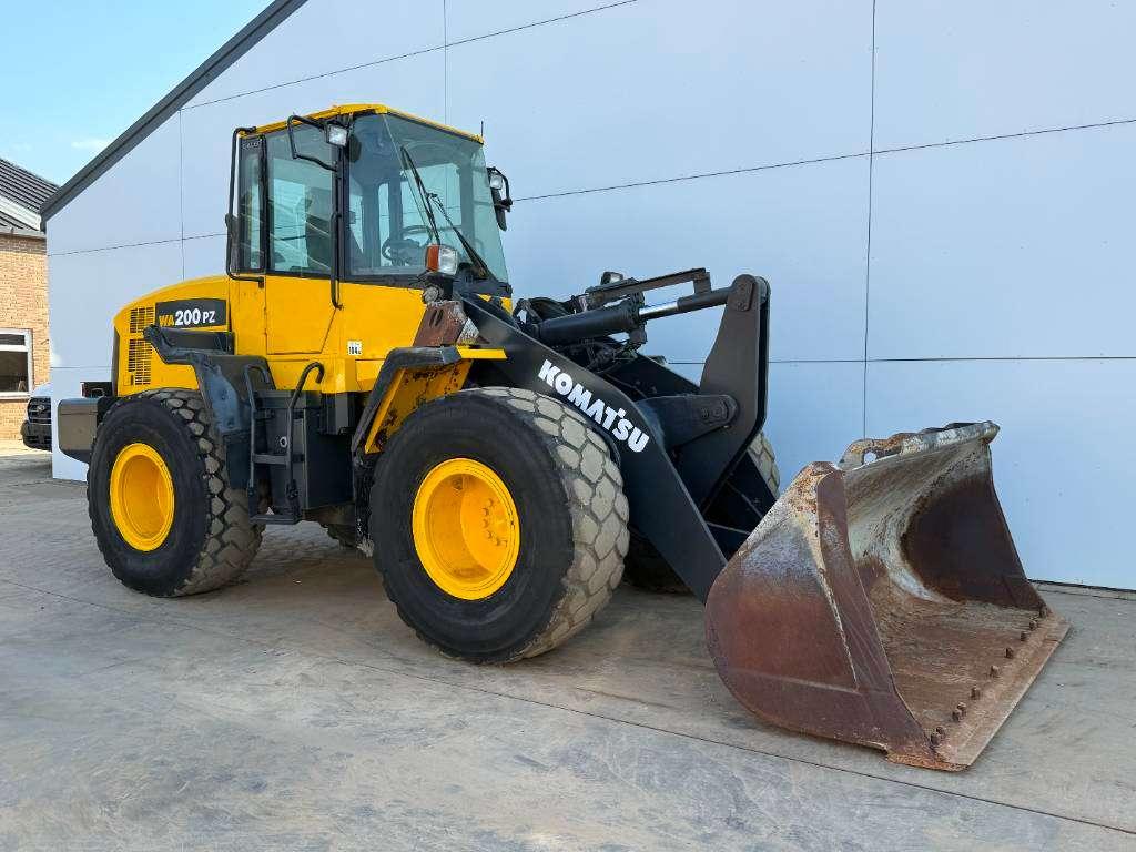 Komatsu WA200PZ-6 - Auto Greasing / Joystick Controls / AC Photo 7