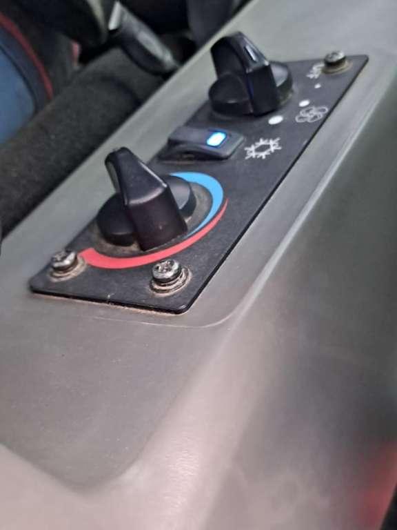 Takeuchi TRC50 Photo 17