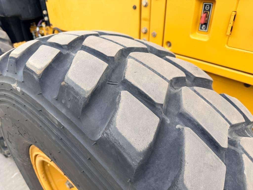 Caterpillar 140M3 Photo 27