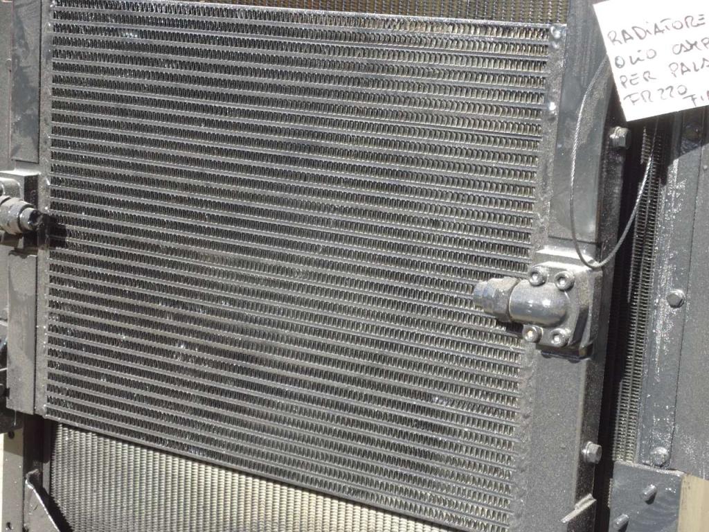 Oil radiator for Fiat Hitachi FR220 Photo 3