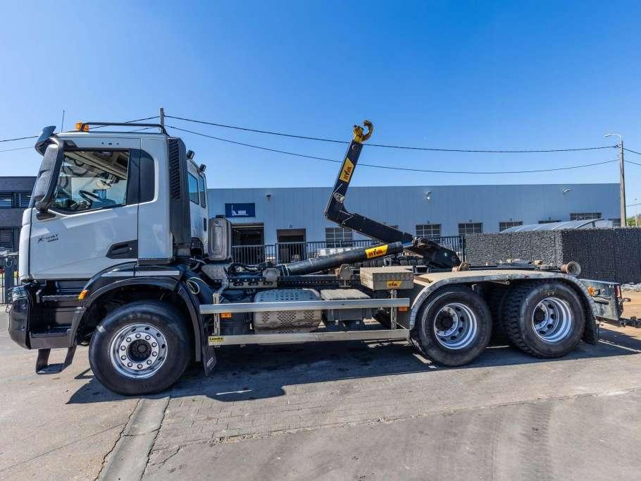 Iveco X-WAY 460 Photo 1
