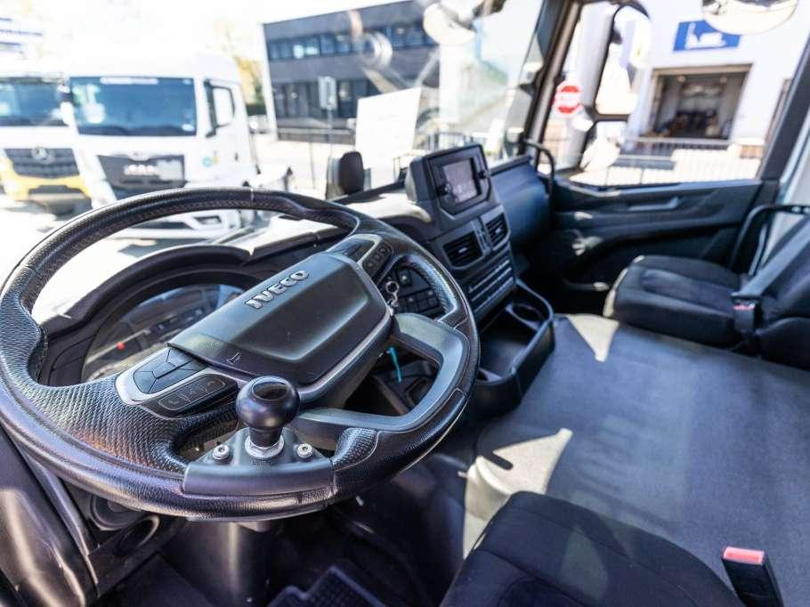 Iveco X-WAY 460 Photo 15