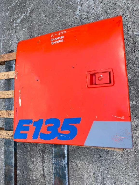Hood and body panel for Fiat Kobelco E 135 Photo 3