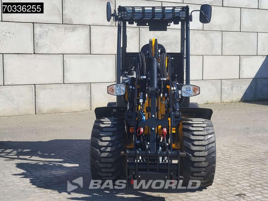 JCB 403 SP FACTORY WARRANTY – GIANT COUPLER - KUBOTA Photo 6