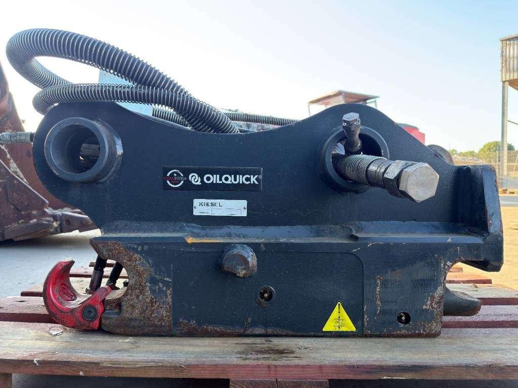 OilQuick OQ70/55 - ZX210 / ZX220 / ZX225 - DEMO Photo 3