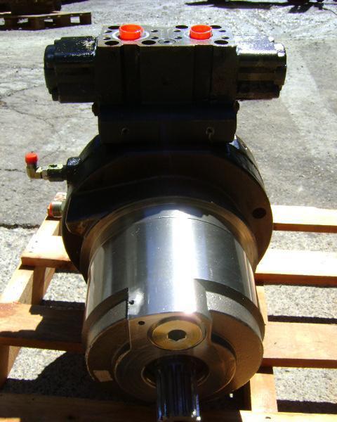 Track motor for Caterpillar 345 B / 345 BLME Photo 3