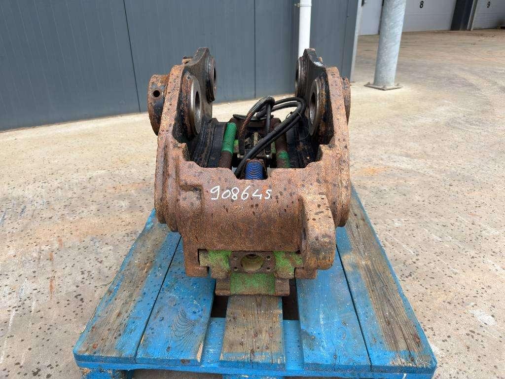 Miller M318D / 320D / 320E / 320F / 323D / 323E / 323F / Photo 2