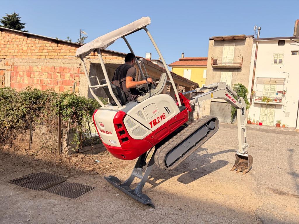 Takeuchi Tb 216 Photo 4