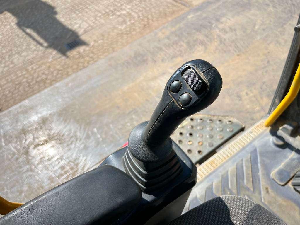 Volvo EC380EL - Automatic Greasing / Quick Coupler Photo 9