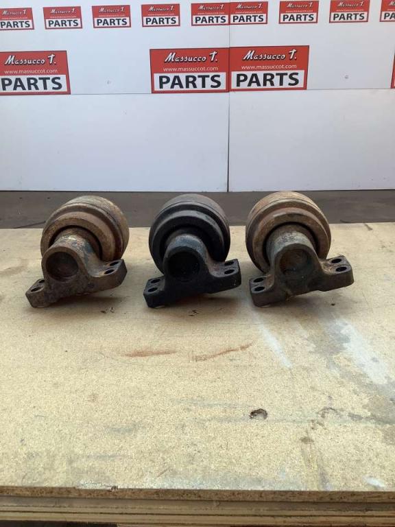 Carrier rollers for Hitachi ZX160LC Photo 3