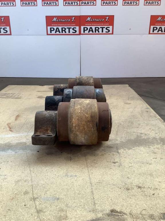 Carrier rollers for Hitachi ZX160LC Photo 4