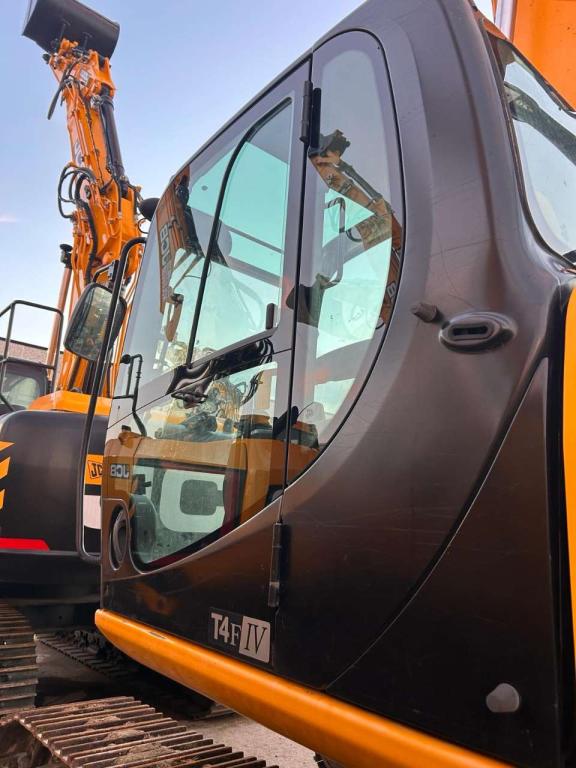 JCB JS 220 TAB Photo 10