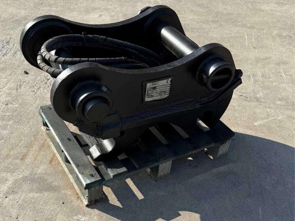 CAMOT Hydraulic quick coupler Photo 1