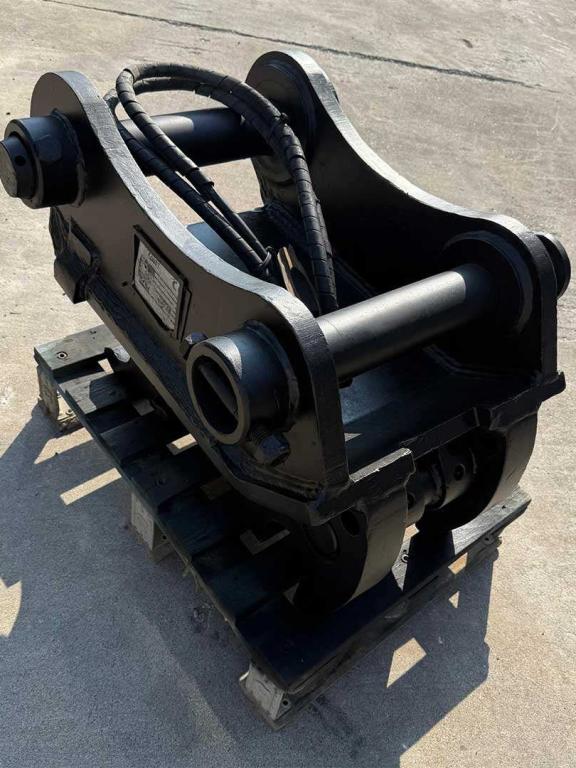 CAMOT Hydraulic quick coupler Photo 2