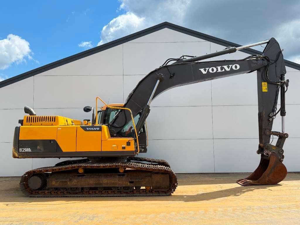 Volvo EC250DL - Hammer Lines / Automatic Greasing Photo 6