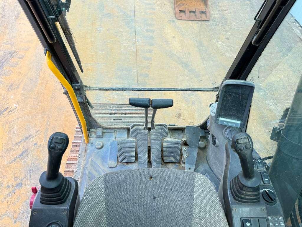 Volvo EC250DL - Hammer Lines / Automatic Greasing Photo 9