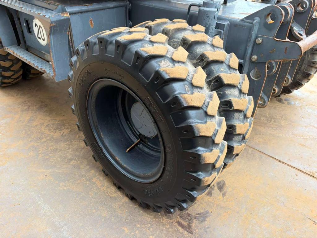 Takeuchi TB295W-1 Photo 15