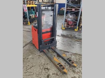 Linde D12AP sold by Uni.Trucks Srl