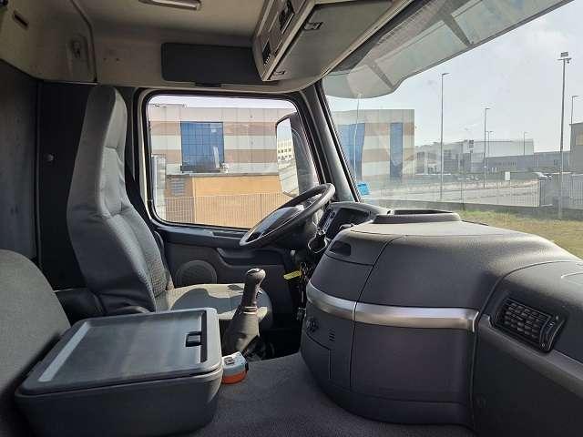 Volvo FM9 260 Cv Photo 15