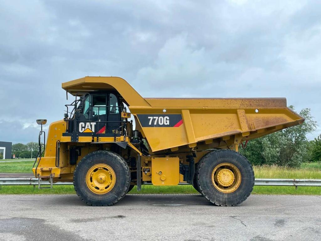 Caterpillar 770G Photo 2