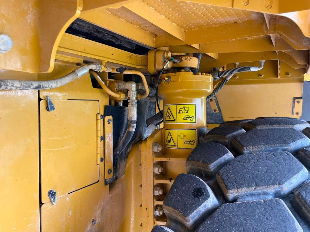 Caterpillar 770G Photo 20