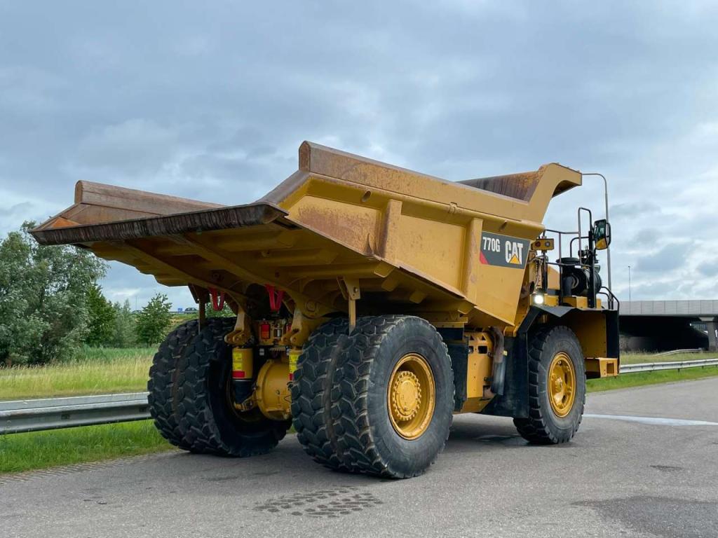 Caterpillar 770G Photo 6