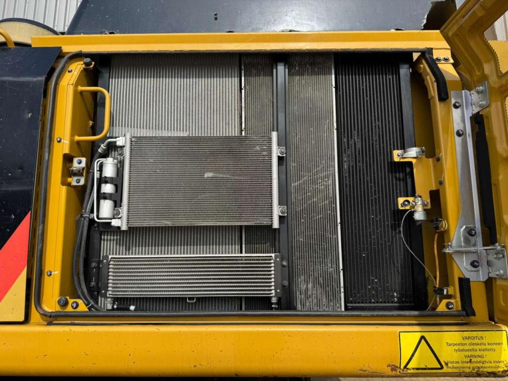 Caterpillar 352F Photo 18