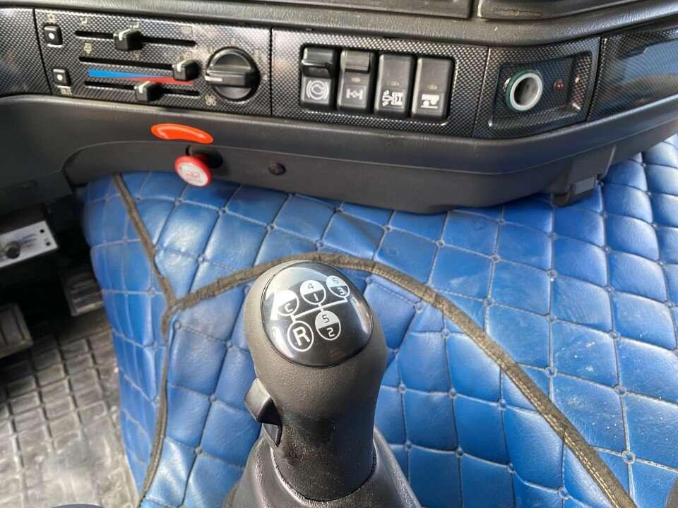 Volvo FM12 Photo 10