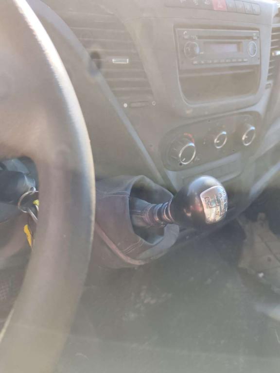 Iveco DAILY 35-150 Photo 16