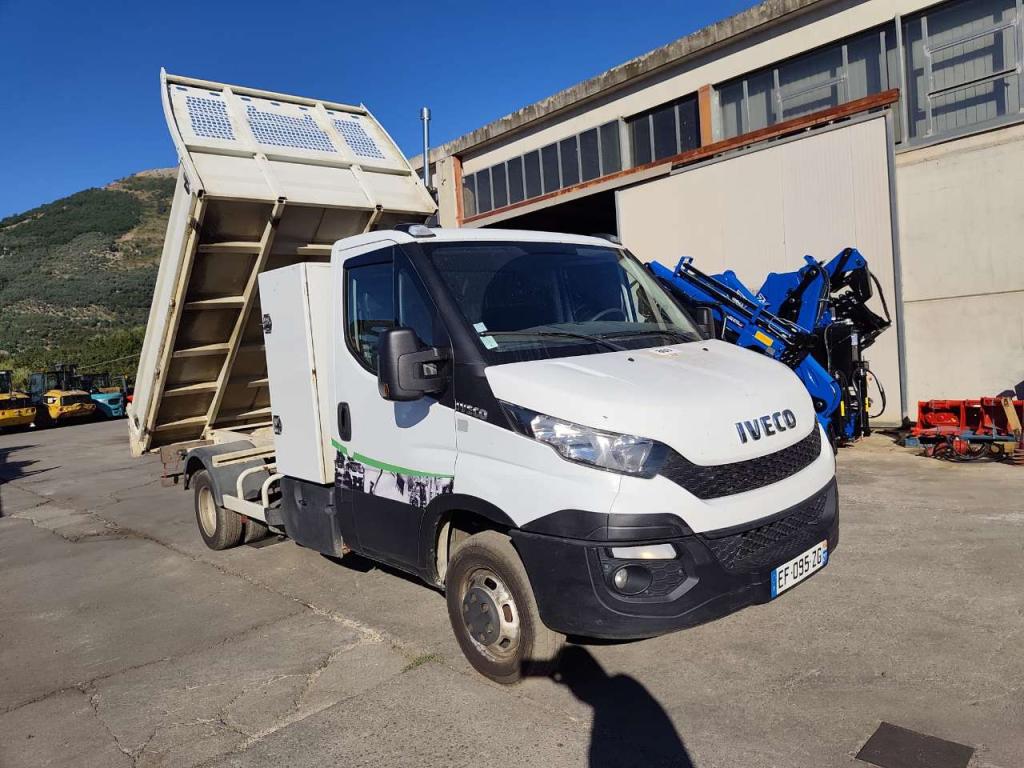 Iveco DAILY 35-150 Photo 26