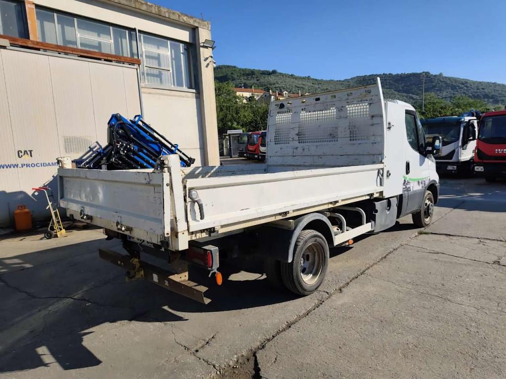Iveco DAILY 35-150 Photo 4