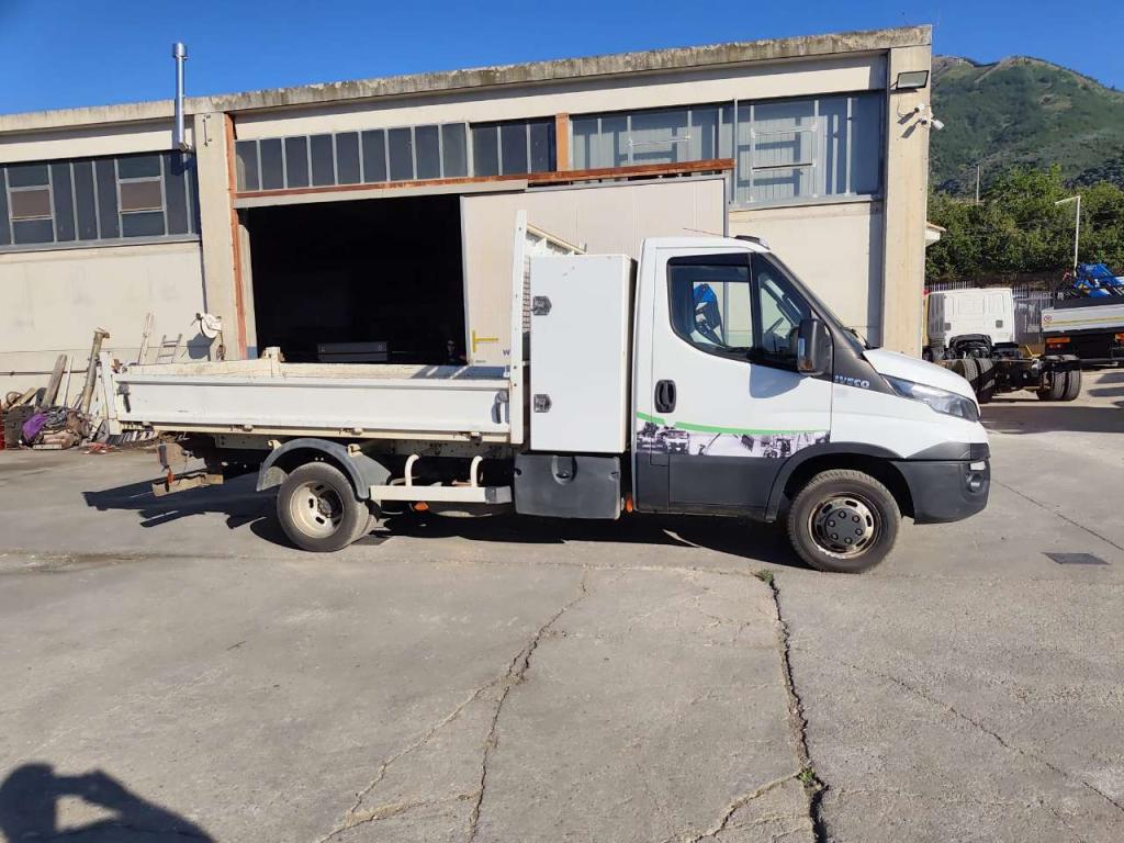 Iveco DAILY 35-150 Photo 6