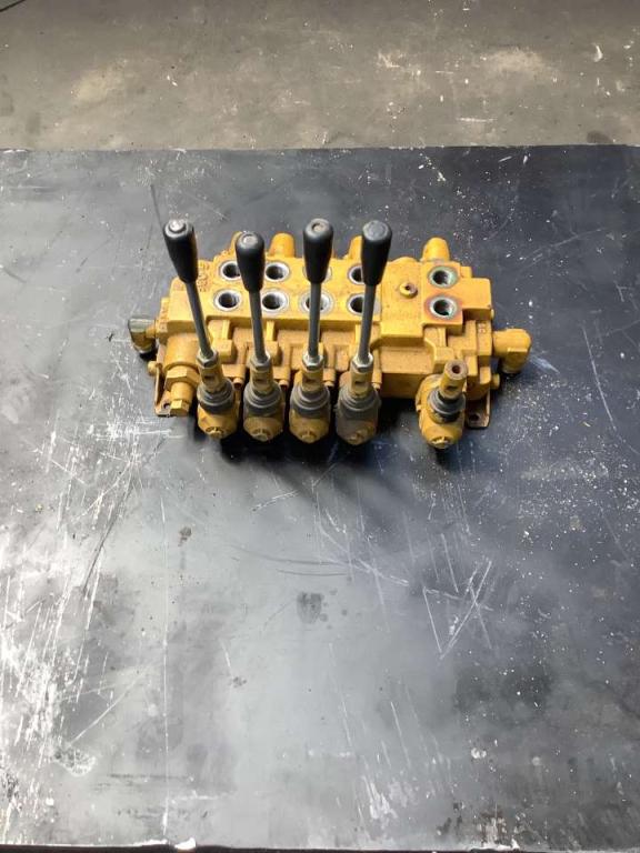 Hydraulic distributor Photo 1