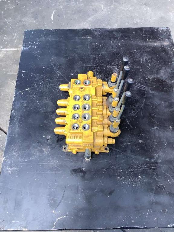 Hydraulic distributor Photo 3