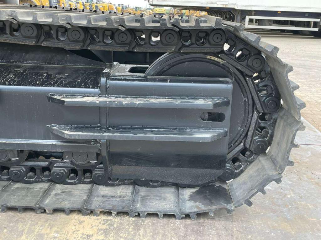JCB 245 HD LR Photo 12