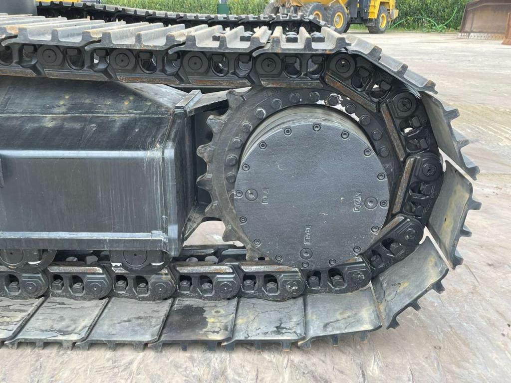 JCB 245 HD LR Photo 16