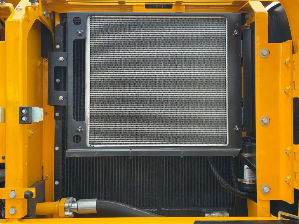 JCB 245 HD LR Photo 28