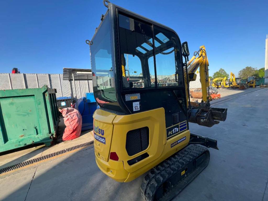 Komatsu PC17R-5 Photo 6