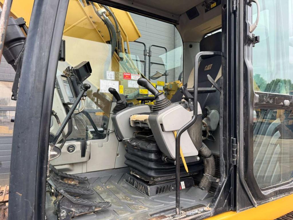 Caterpillar 320EL Photo 25