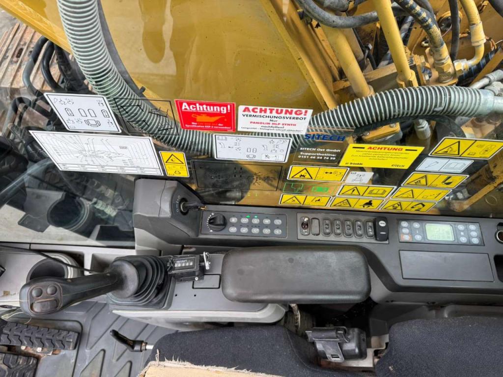 Caterpillar 320EL Photo 30