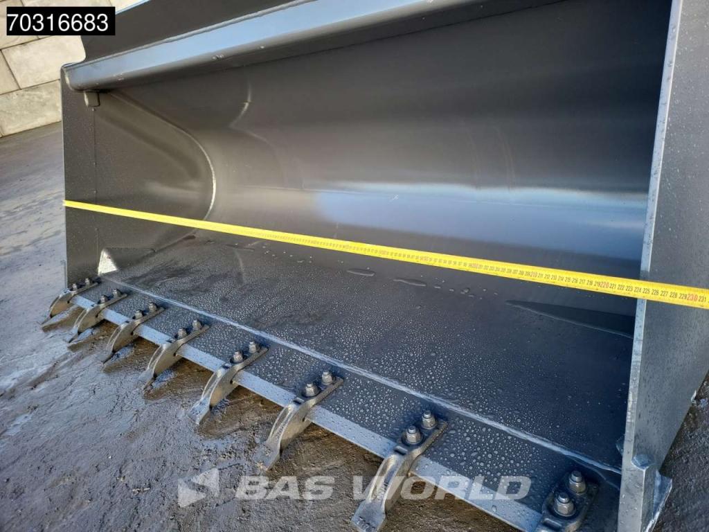 Case 851 NX A/C - 4WD - Central Pivot Photo 29